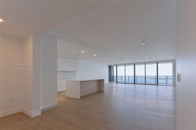 Photo - 700 NE 24th St Unit 5402