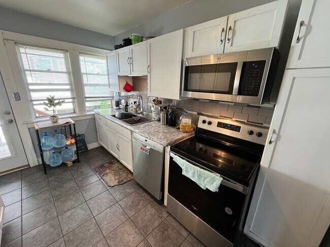 Photo - 2214 W 5th St