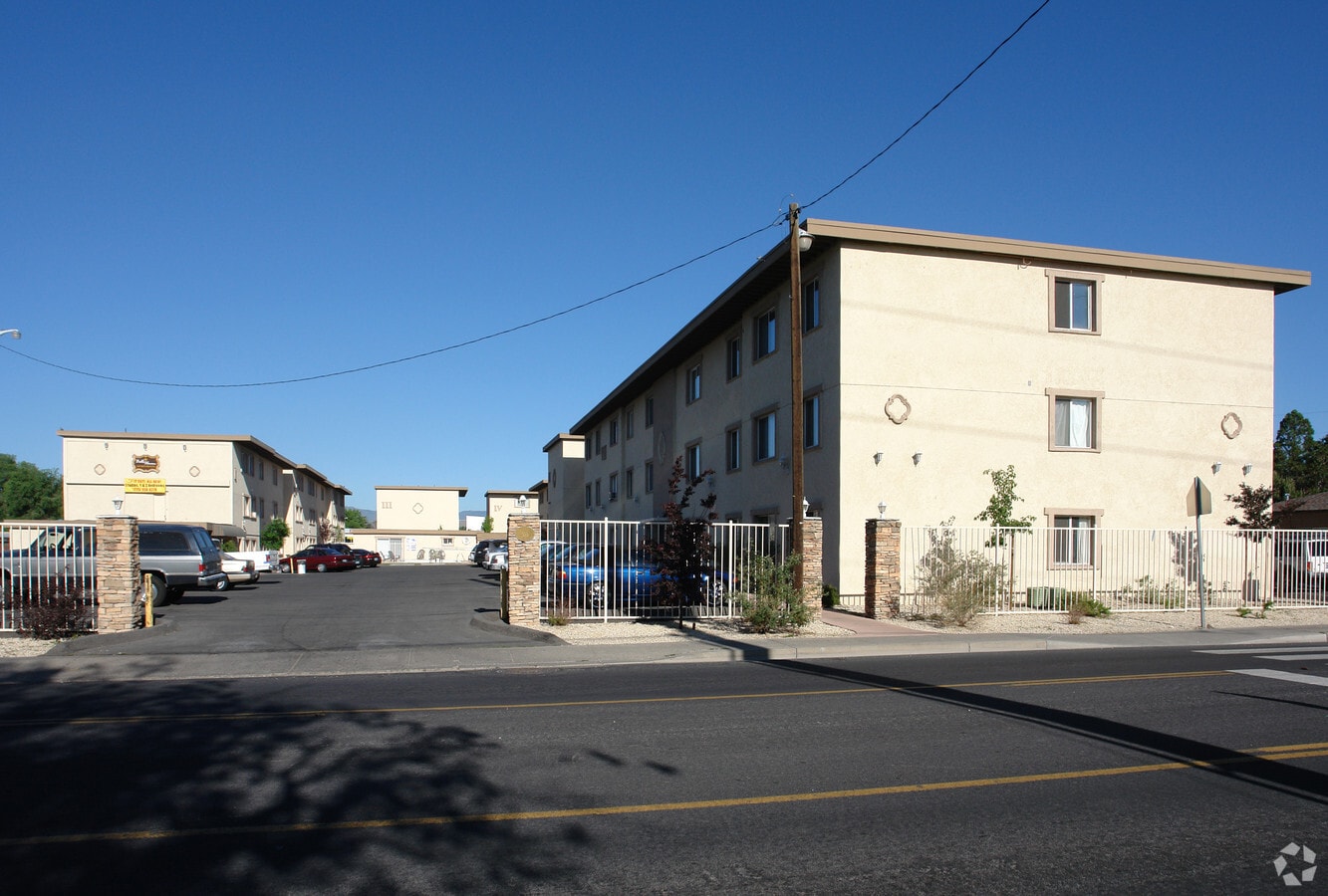 Belle Haven Apartments - Belle Haven Apartments
