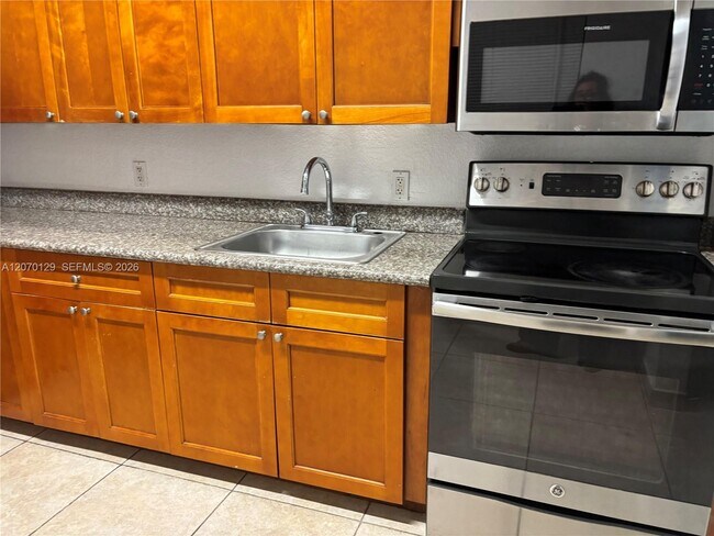 Photo - 2059 SW 7th St Unit 0
