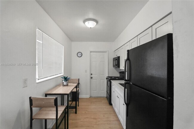 Photo - 717 SW 13th Ave Unit 1