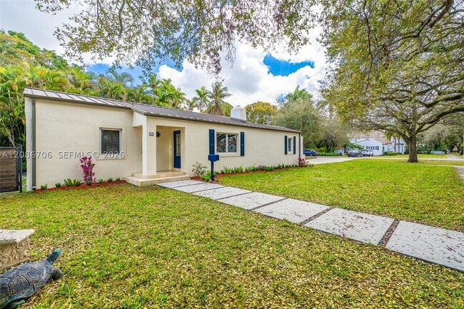Photo - 295 De Leon Dr