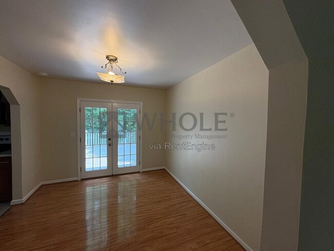 Photo - 386 Wildwood Ct