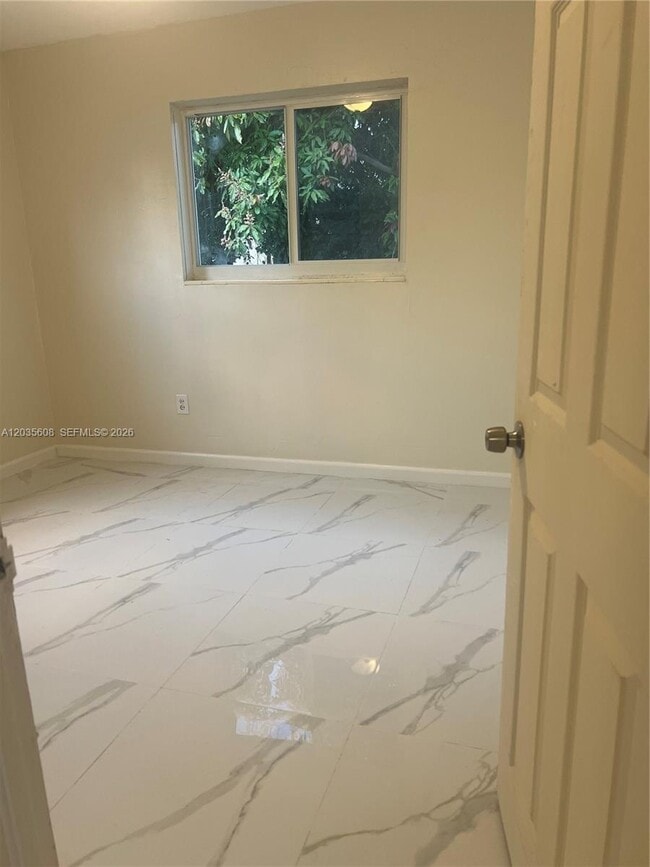 Photo - 395 NE 112th St