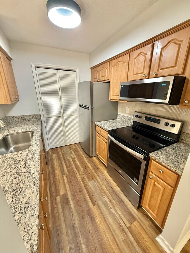 Photo - Fully Renovated 2 Bed, 2 Bath Condo in South Charlotte