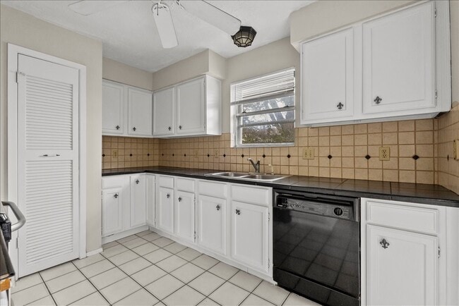 Photo - 2823 Forest Point Dr