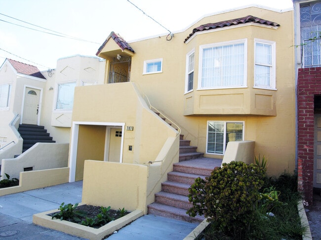 Photo - 707 Plymouth Ave