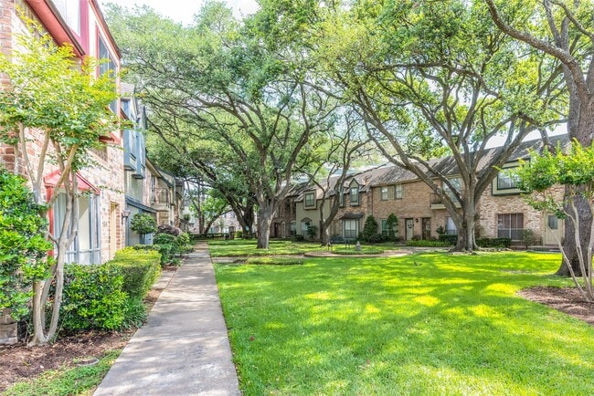 Photo - 14715 Barryknoll Ln Unit True