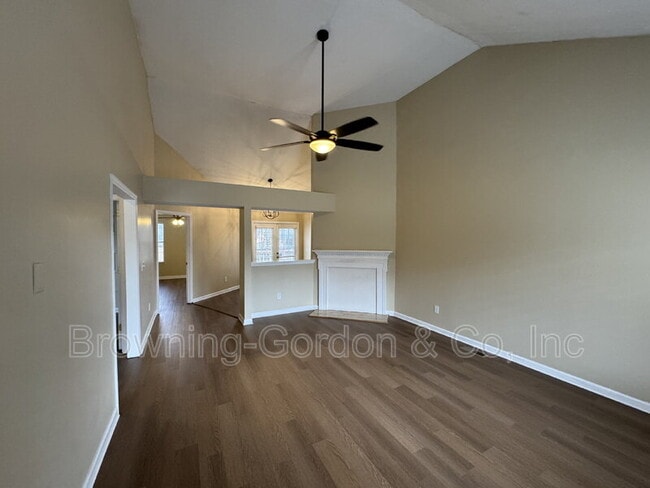 Photo - 1111 Cedarhill Ct