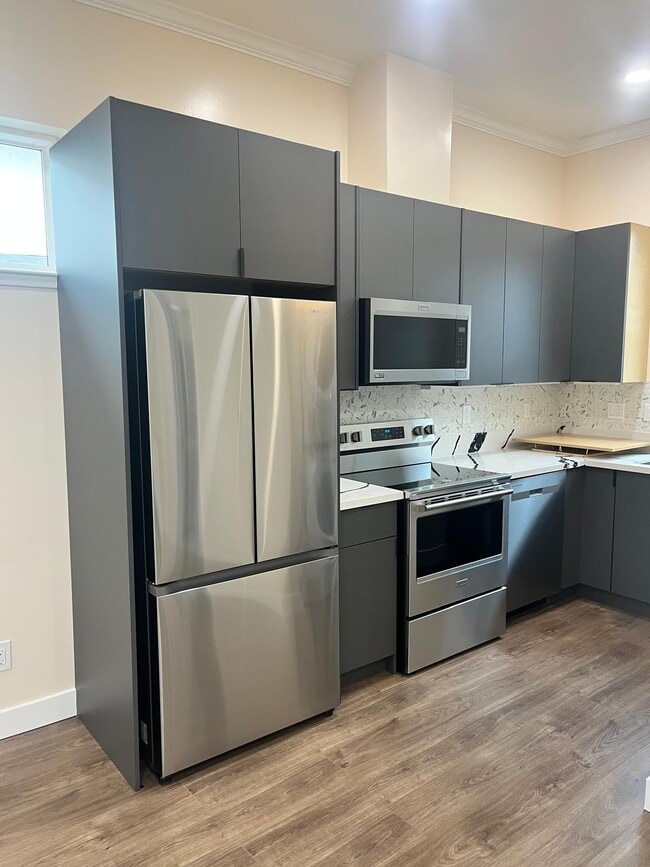 kitchen - 994 Helen Ave Unit 5