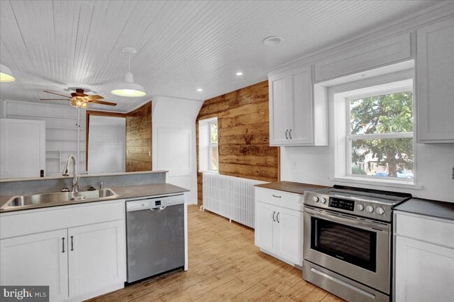 Photo - 233 Hetrick Rd