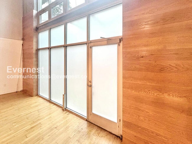 Photo - 2 Bed/2 Bath Condo with Underground Garage... Unidad APT 104