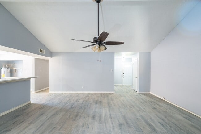 Photo - 3323 Silverside Dr
