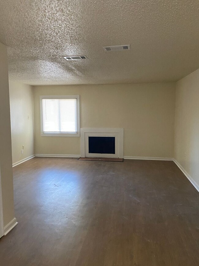 Building Photo - 1346 Jade Ave Unit 1346-B
