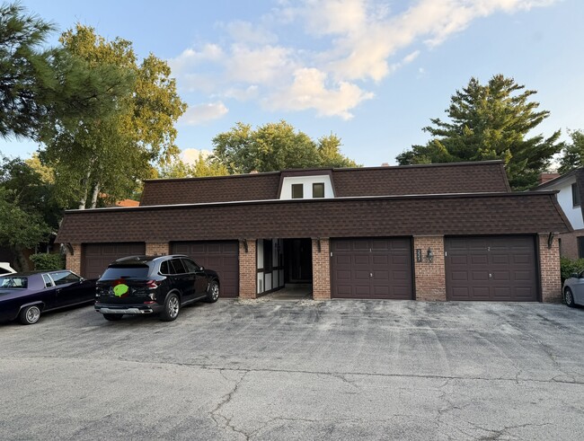 223 W Lake Cook Rd Unit 3