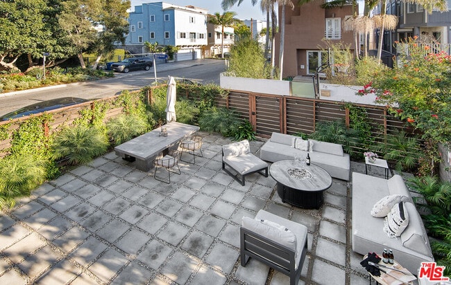 Photo - 5317 Pacific Ave