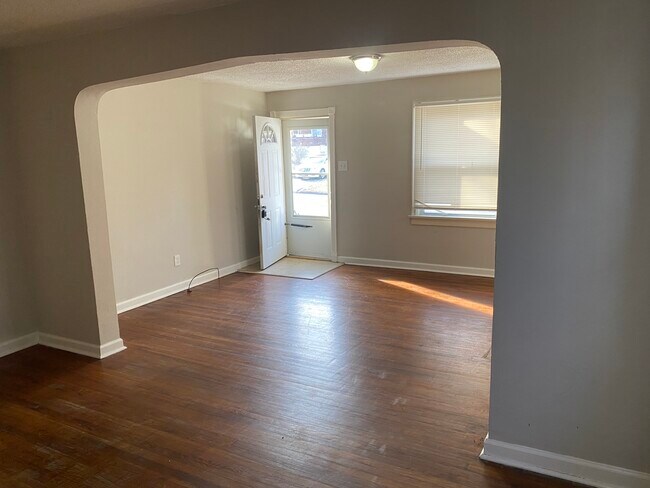 Photo - 5210 Fletcher St