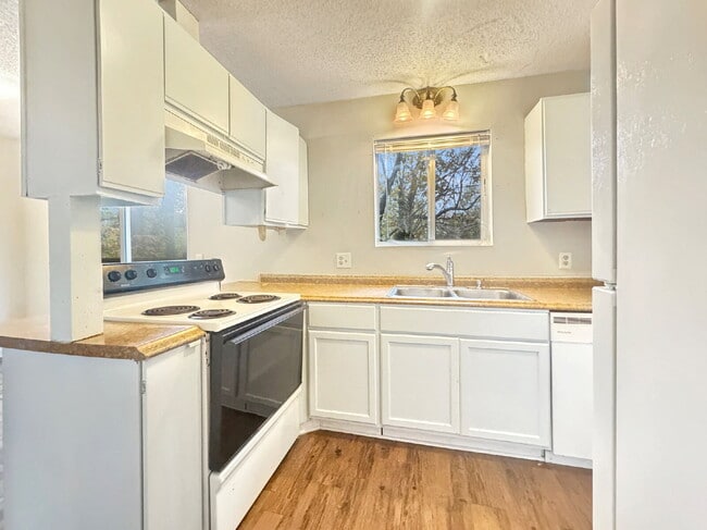 Photo - Duplex Available Immediately in North Hall Apartment