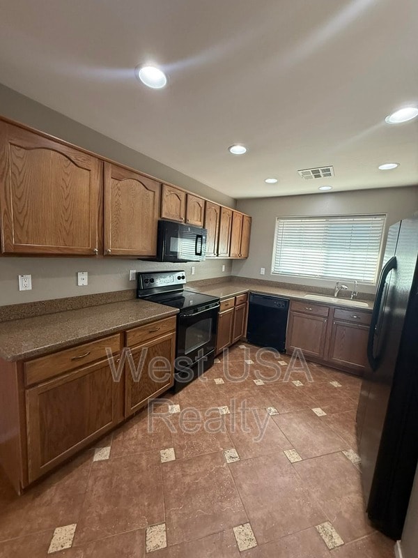 Photo - 730 E Press Rd