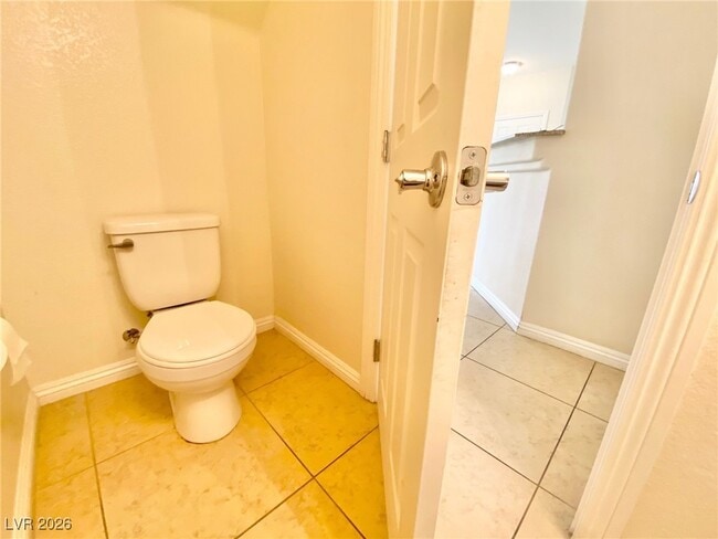 Photo - 2279 Koho Dr