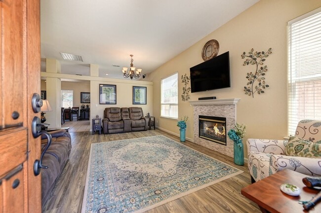 Photo - 1669 Calabasa Dr