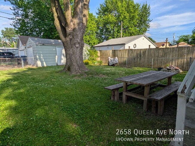 Photo - 2658 Queen Ave N