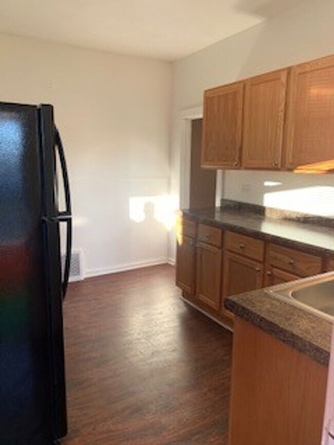 Photo - 535 S State St Unit 1