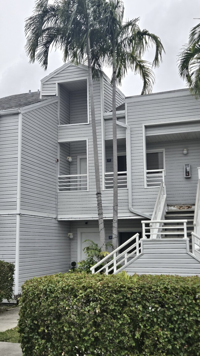Building Photo - 3409 NW 44th St Unit 201 Rental