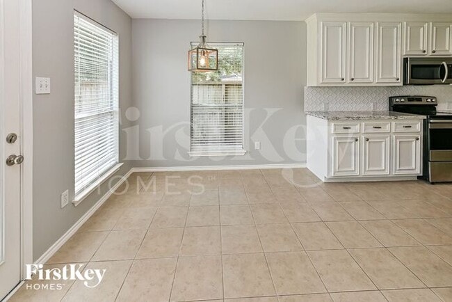 Photo - 18402 Wolf Creek Tr