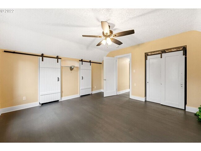 Photo - 5 Bedroom Farmhouse on .95 Acres with ADU