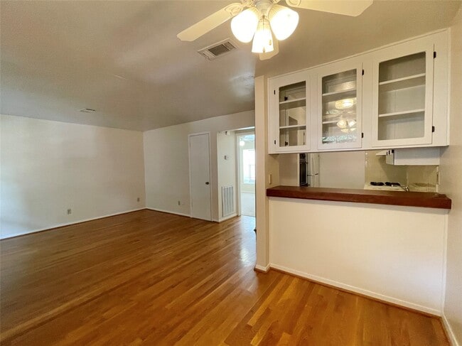 Building Photo - 3420 Mt Vernon St Unit 9 Rental