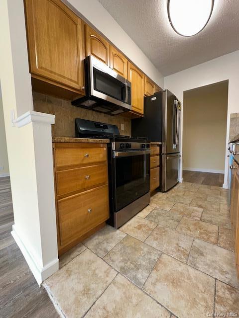 Building Photo - 14 Nosband Ave Unit 1j