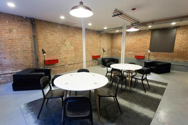 Servicios comunes - 5300 S. Drexel Avenue