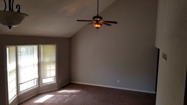 Photo - 213 S Brittany Dr