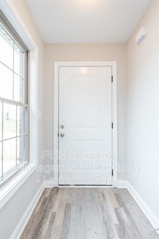 Photo - 727 Leeward Ct