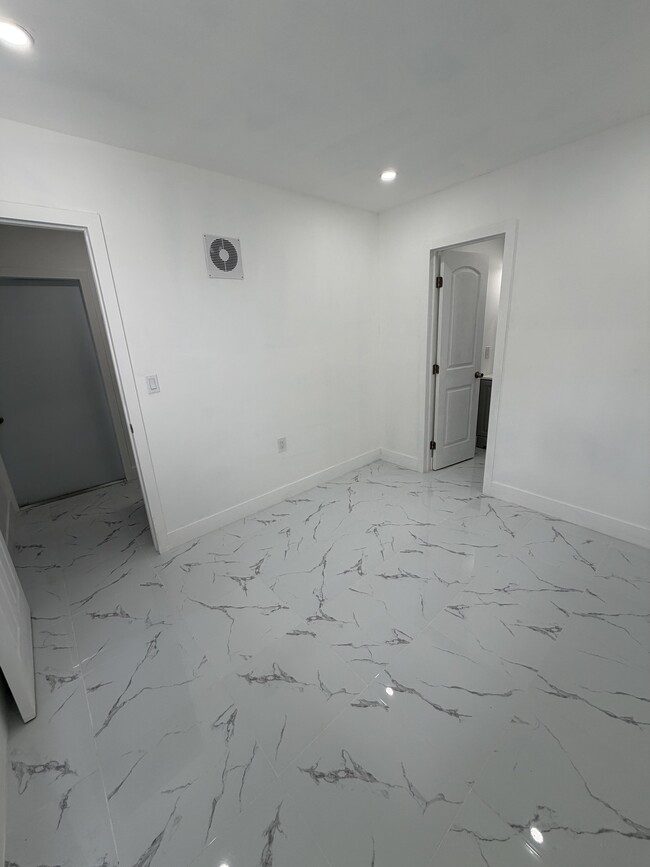 Photo - 1741 NW 68th St Unit RR