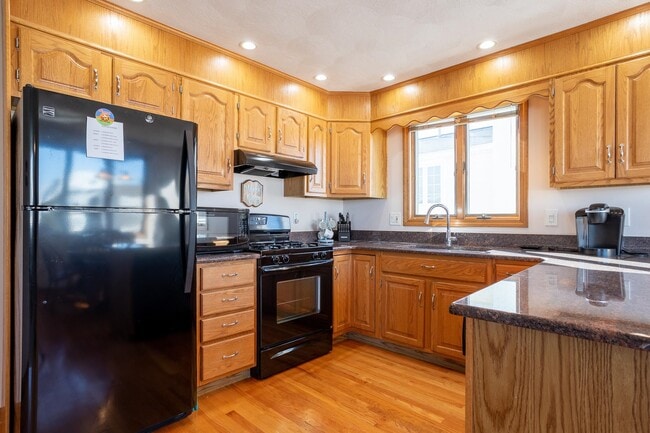 Photo - 170 Tilton St