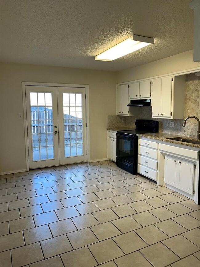 Building Photo - 121 Stonewood Dr