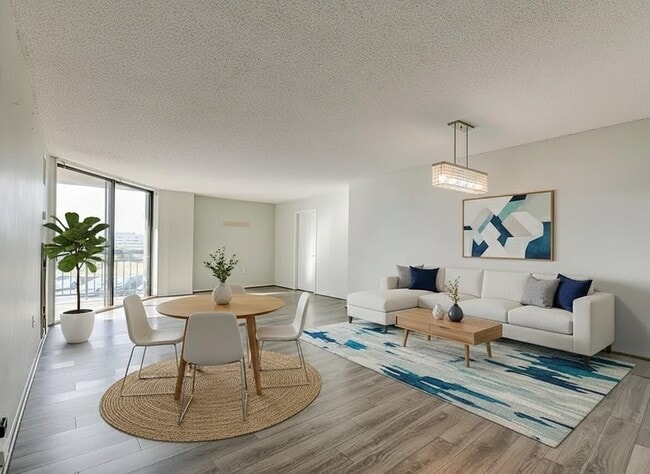 Building Photo - 232 Harmon Cove Tower Unit 232