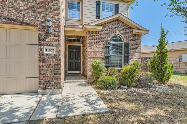 Photo - HUGE 5 BEDROOM HOME FOR RENT IN LUCKEY RAN...