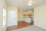1BR, 1BA - 700SF