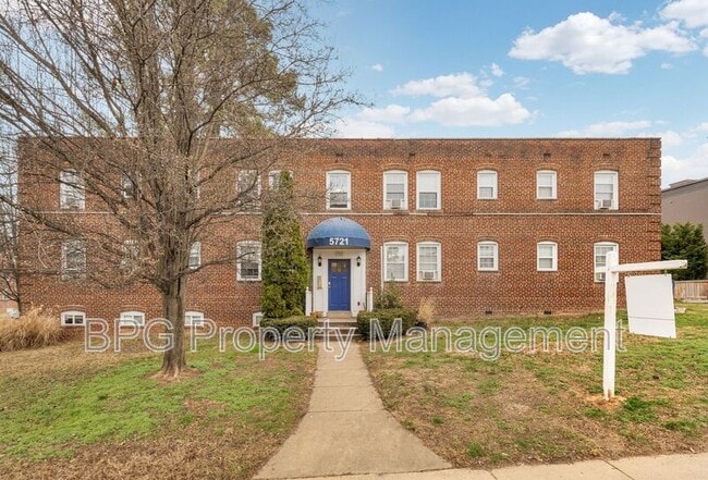 Building Photo - 5721 11th St N Unit #7