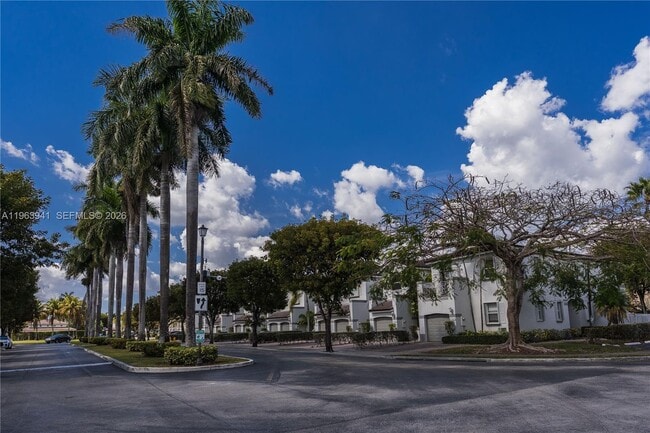 Building Photo - 4243 NW 112th Ct