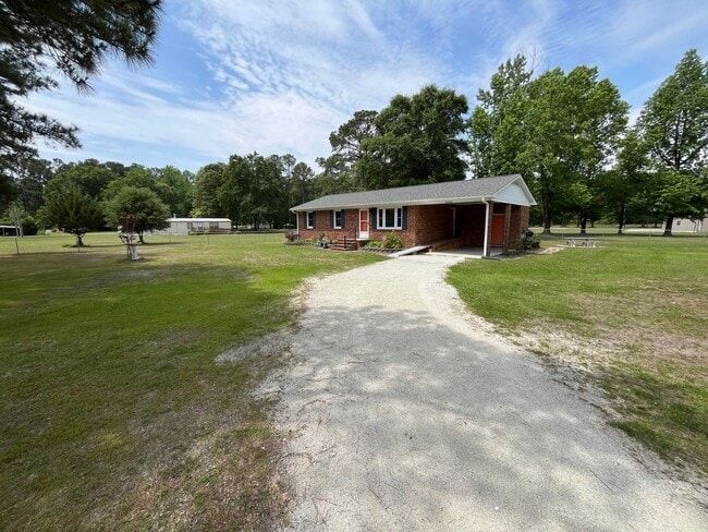 Photo - 2133 Catherine Lake Rd