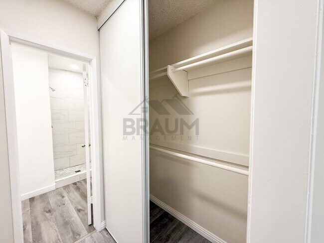 Photo - 6039 Whitsett Ave Unit 310