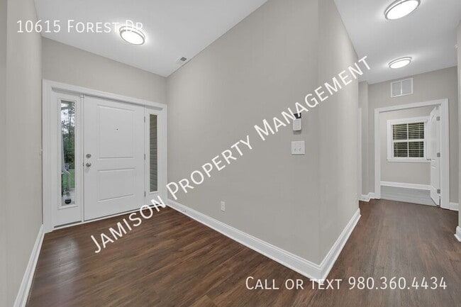 Photo - 10615 Forest Dr