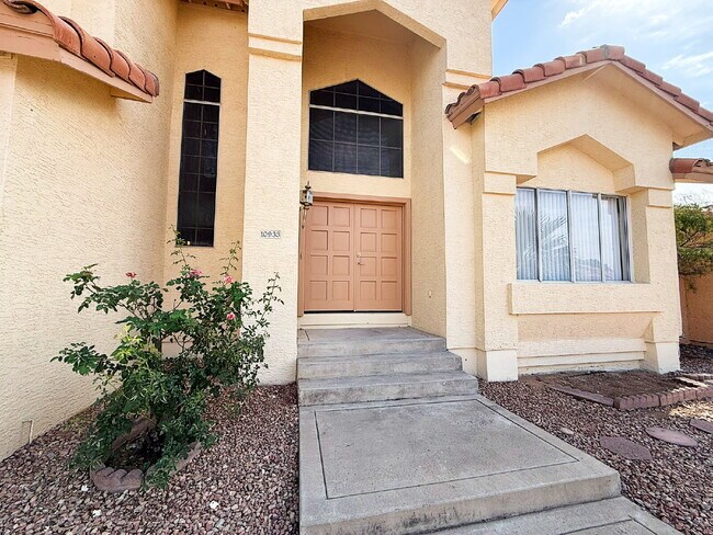 Photo - Spacious Garden Lakes Beauty – Vaulted Ceilings, 3-Car Garage & Stunning Upgrades!