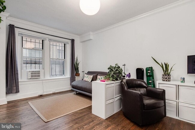 Building Photo - Adams Morgan Condo | Studio | 1 Bath | 310 Sf Unit 109