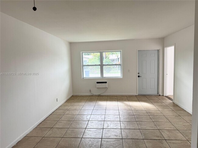 Photo - 5615 NW 14th St Unit 1