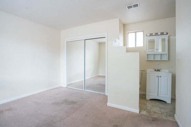 Photo - CLEAN CUTE SOUTH VALLEY 3 Bedroom  2 Bath
